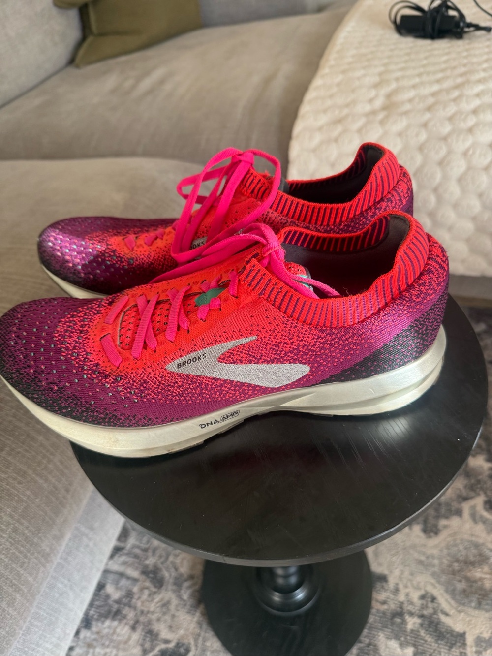 Brooks Levitate-2 Sneakers Womens SZ 10 Pink Purple Knit Lace Up Shoe